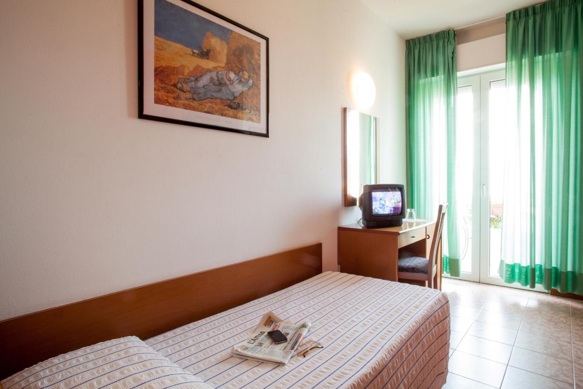 Hotel Pace ตอร์รีเดลเบนาโก ภายนอก รูปภาพ